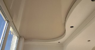 Натяжной потолок на балкон Холмск, цена 6233 руб.